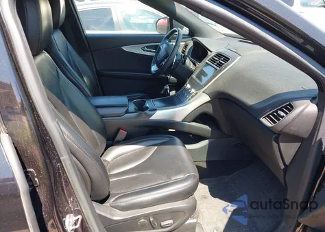 2020 Lincoln Nautilus Standard z USA, uszkodzony, nr VIN 2LMPJ6J99LBL10212